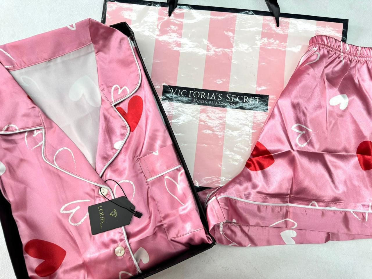 Pijama Satinado de Botones Estilo VS