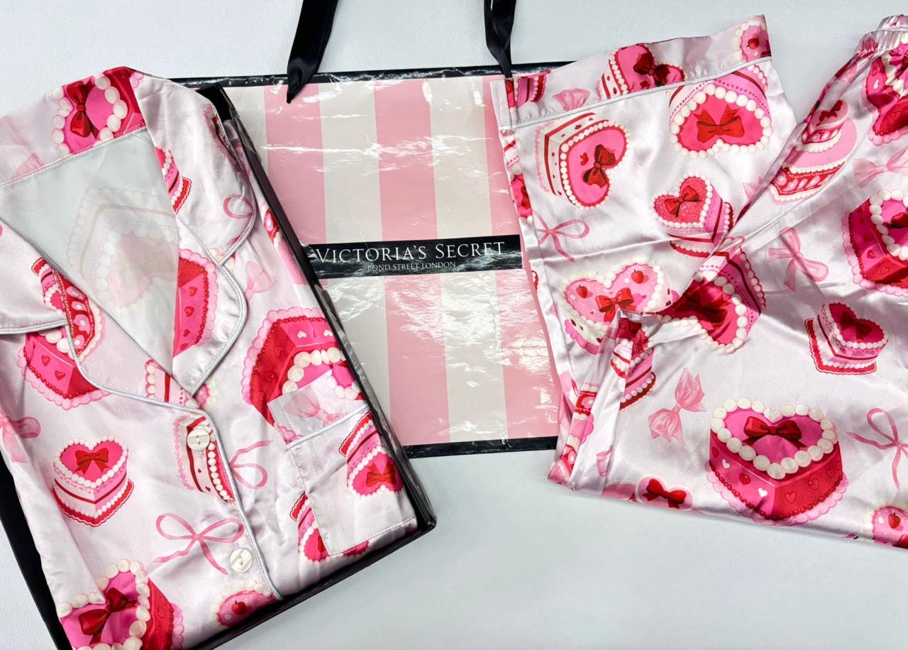 Pijama Satinado de Botones Estilo VS