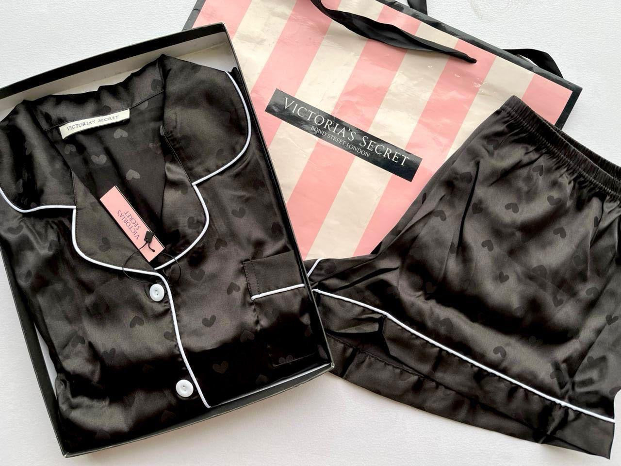 Pijama Satinado de Botones Estilo VS