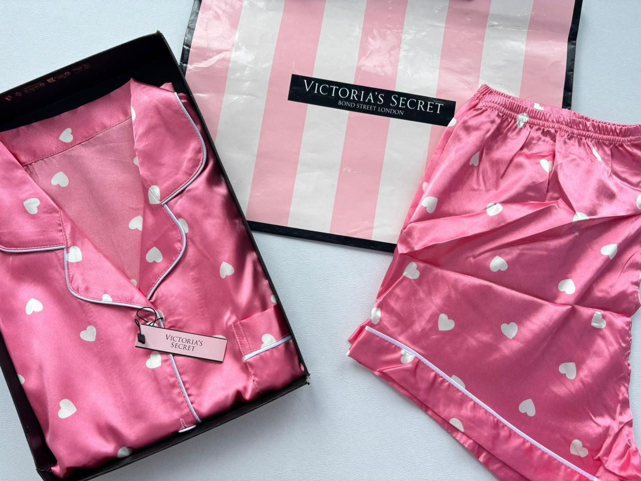 Pijama Satinado de Botones Estilo VS