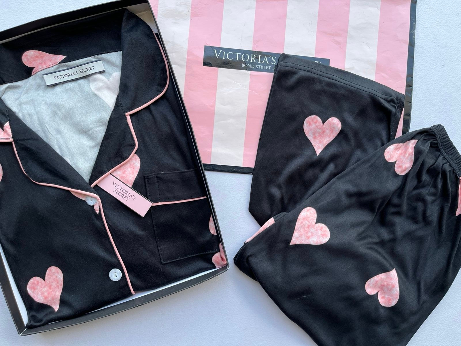 Pijama Satinado de Botones Estilo VS